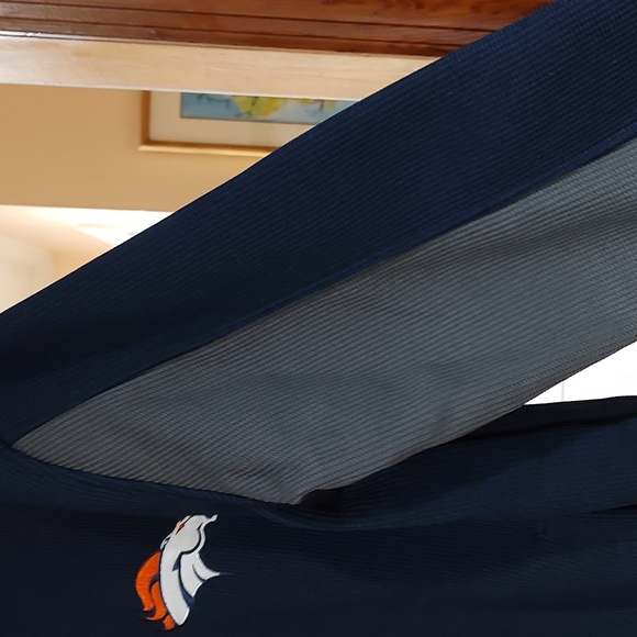 NFL Denver Broncos Jacket - Picture 4 of 9